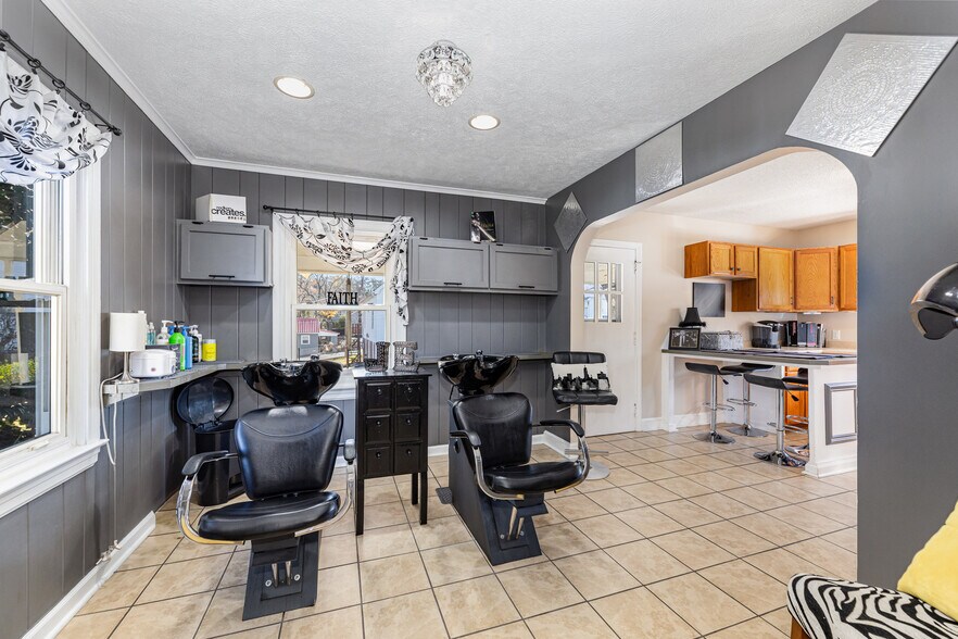 More Photos Of 317 E King St, King Storefront Retail Office For Sale