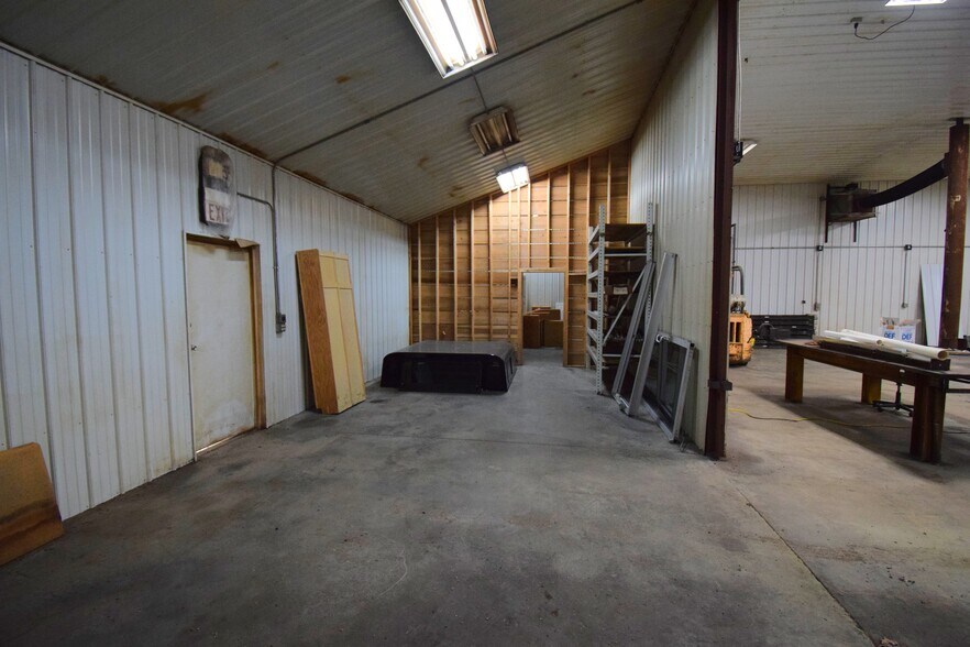 More Photos Of 9422 E Bellview Rd, Mount Vernon Industrial For Sale