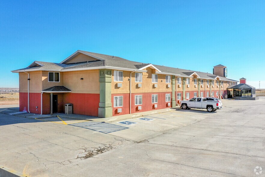 More Photos Of 730 E Jennifer Ln, Sidney Hotel For Sale