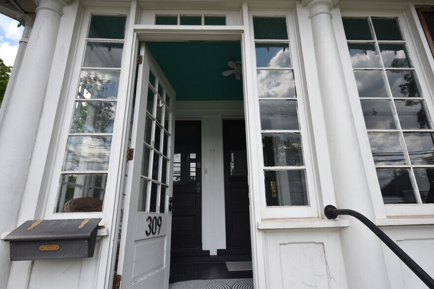 More Photos Of 309 White Horse Pike, Haddon Heights Office For Sale