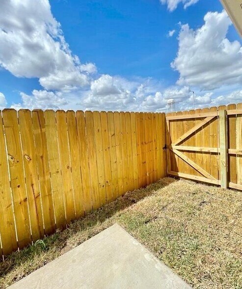 More Photos Of 105 Lauryn Dr, San Juan Multifamily For Sale