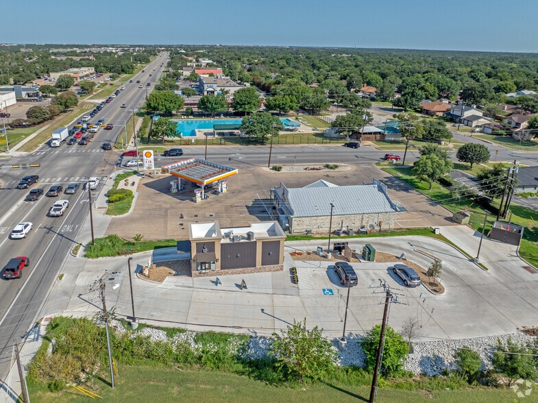 More Photos Of 3117 Williams Dr, Georgetown General Retail For Lease