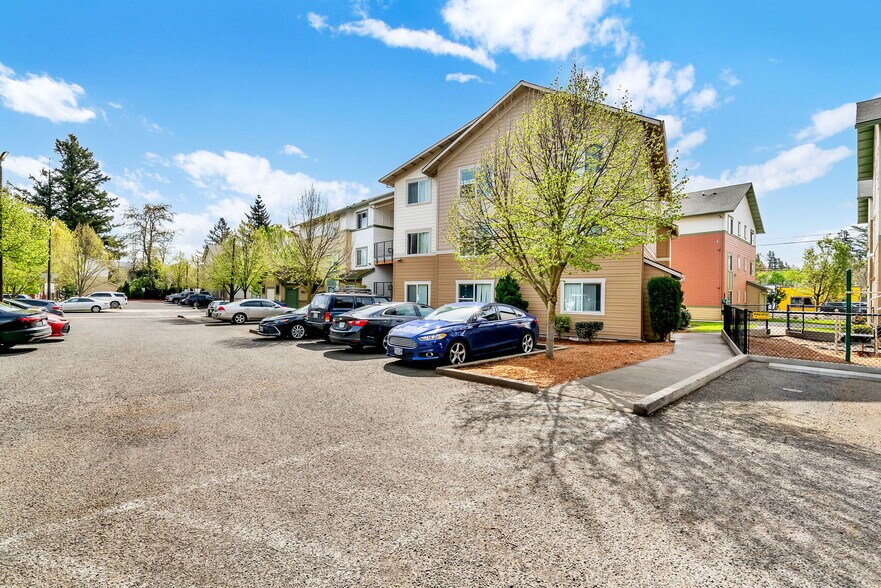 More Photos Of 2441 SE 171st Ave, Portland Apartments For Sale