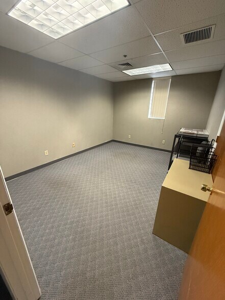 More Photos Of 234 Brooks St, Worcester Warehouse For Lease