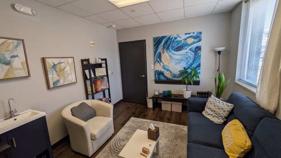 More Photos Of 1130 Beachview St, Dallas Medical For Lease