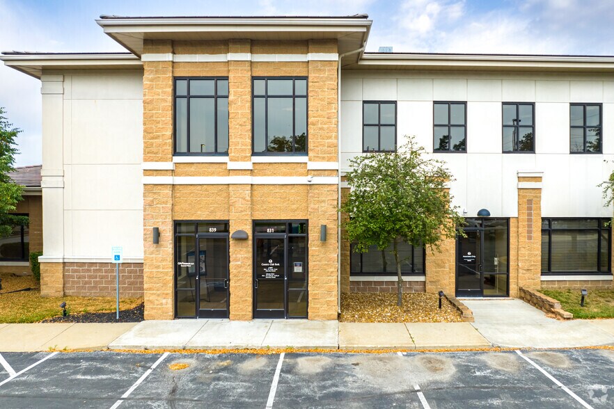 More Photos Of 831 NE Woods Chapel Rd, Lee's Summit Office For Lease