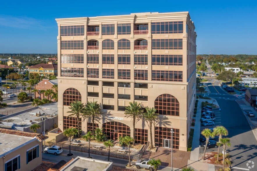 More Photos Of 320 1st St N, Jacksonville Beach Office Residential For Lease