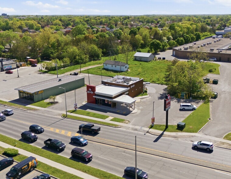 More Photos Of 350 N Front St, Belleville General Retail For Sale