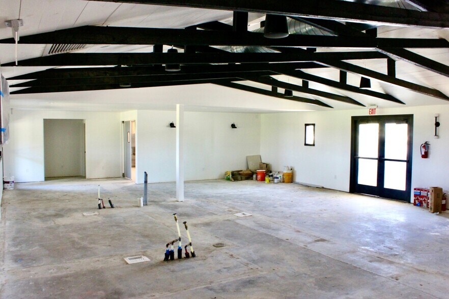 More Photos Of 18800 Hamilton Pool Rd, Dripping Springs Storefront Retail Office For Lease
