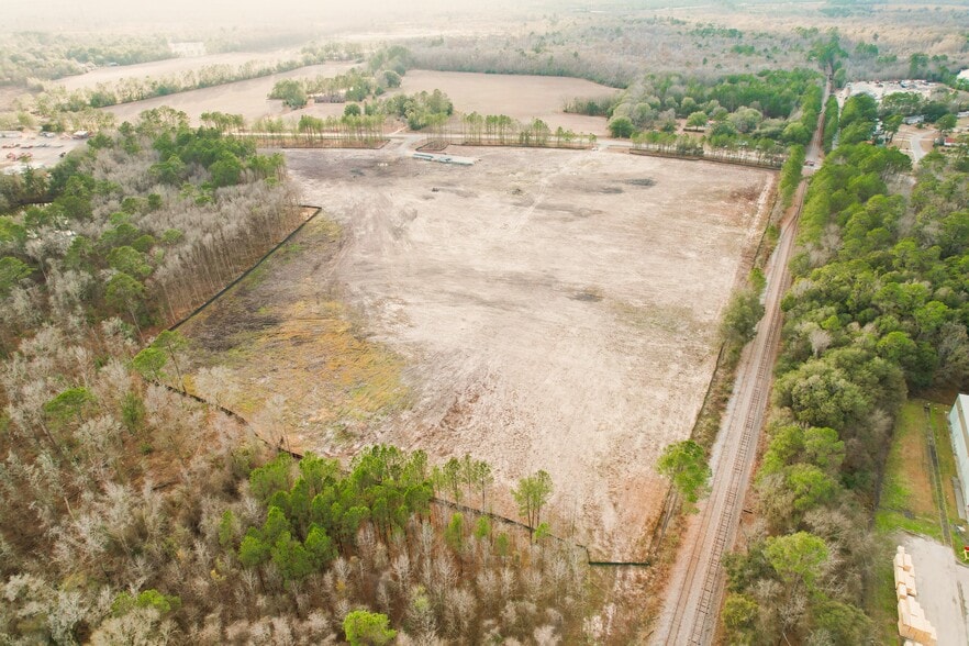 More Photos Of 1085 Old River Rd, Bloomingdale Distribution For Lease