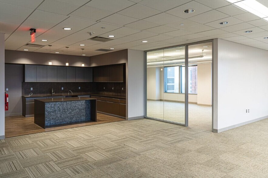More Photos Of 500 Woodward Ave, Detroit Office For Lease