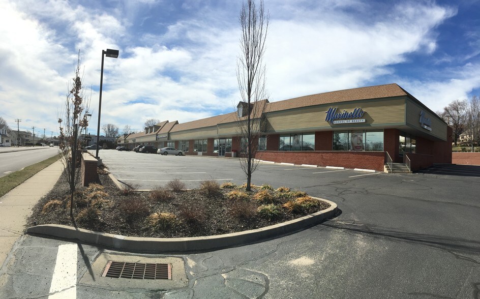 More Photos Of 500 Kings Hwy E, Fairfield Freestanding For Lease