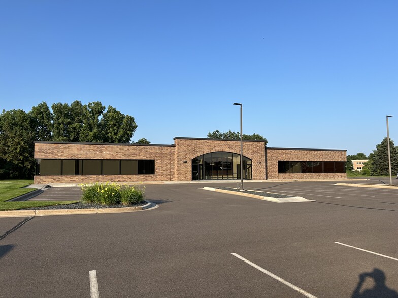 Primary Photo Of 3430 Oakwood Mall Dr, Eau Claire Office For Lease