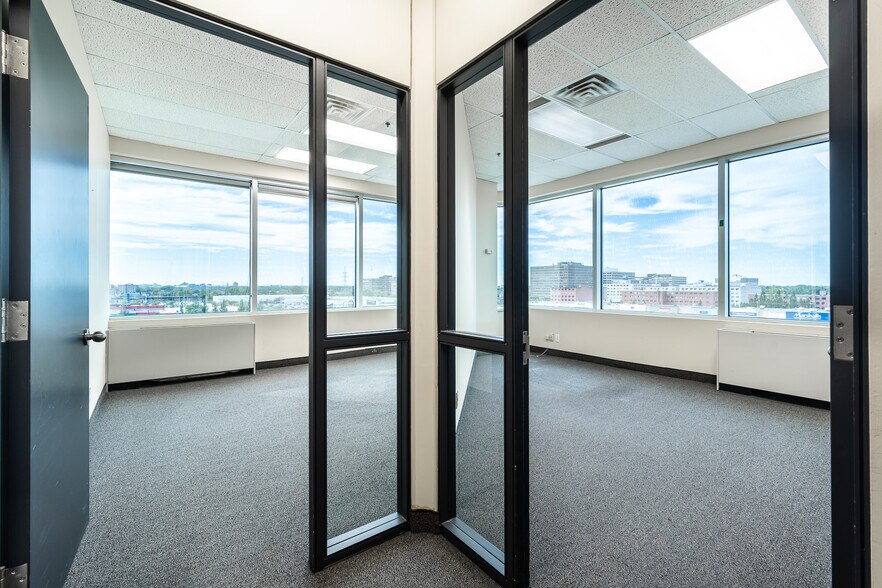 More Photos Of 9001 Boul De L'acadie, Montréal Office For Lease