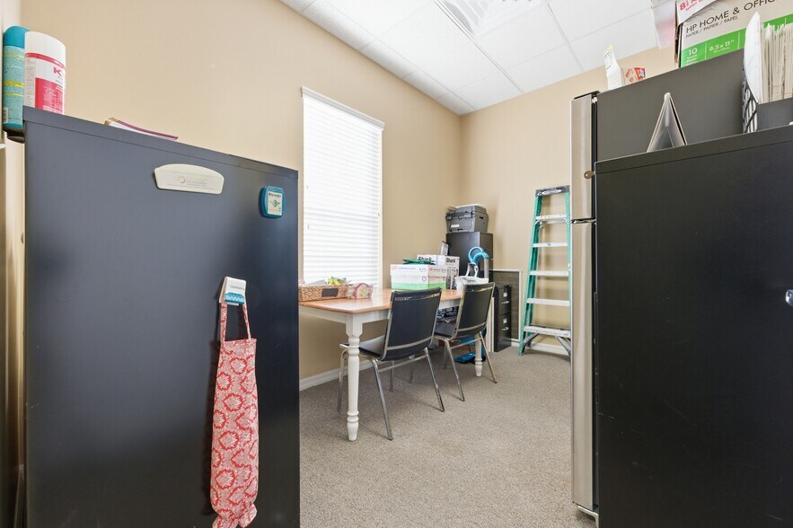 More Photos Of 17407 Bridge Hill Ct, Tampa Medical For Sale