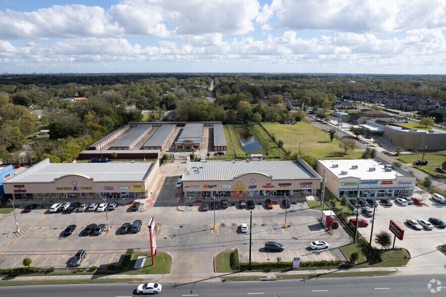 More Photos Of 9441 Cullen Blvd, Houston Unknown For Lease