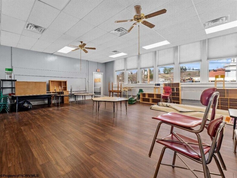 More Photos Of 1433 Dorsey Ave, Morgantown Schools For Sale