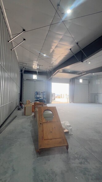 More Photos Of 162 Business Centre Cir, Driggs Warehouse For Lease