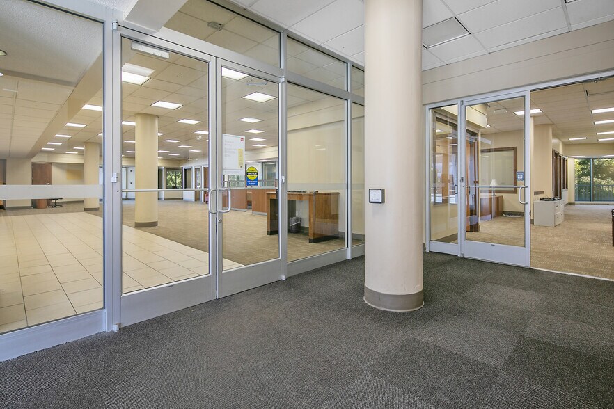 More Photos Of 200 Green St, Fayetteville Storefront Retail Office For Sale