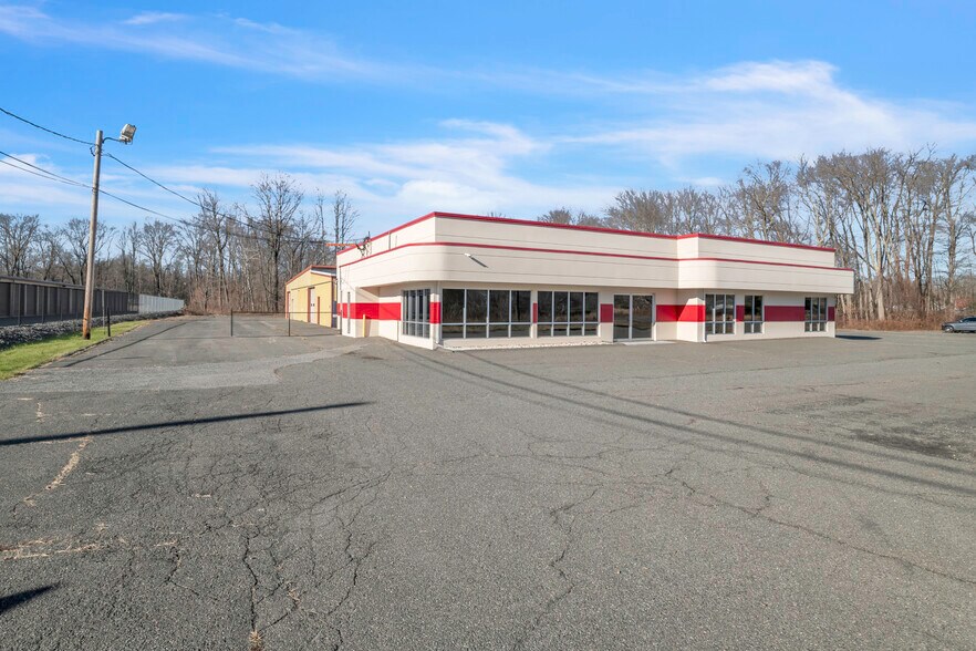 More Photos Of 253 Greenfield Rd, South Deerfield Auto Dealership For Sale