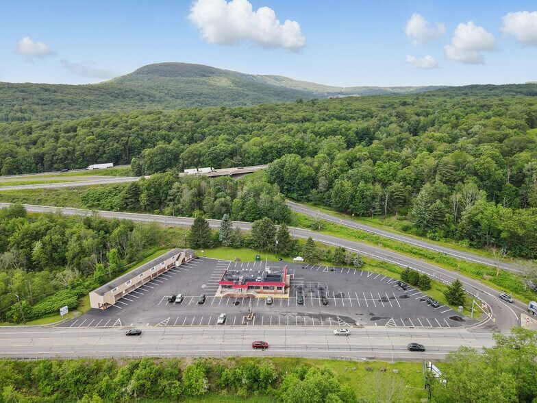 More Photos Of 2576 Route 611, Scotrun Restaurant For Sale