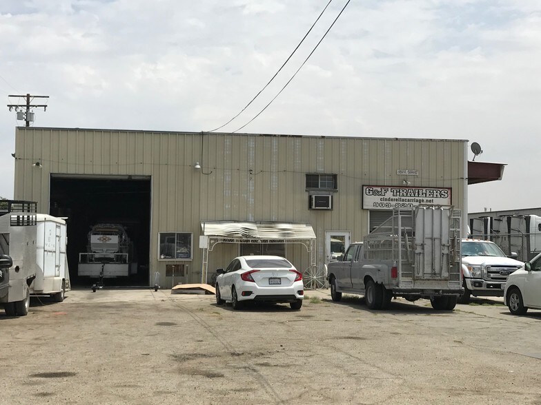 More Photos Of 2165-2175 S Willow Ave, Bloomington Contractor Storage Yard For Sale