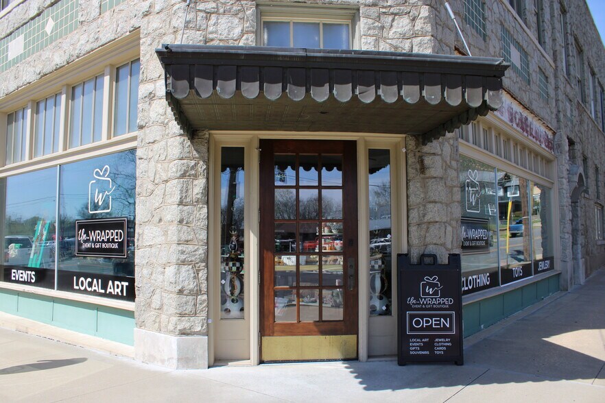 More Photos Of 500 Ouachita Ave, Hot Springs National Park Storefront Retail Office For Sale