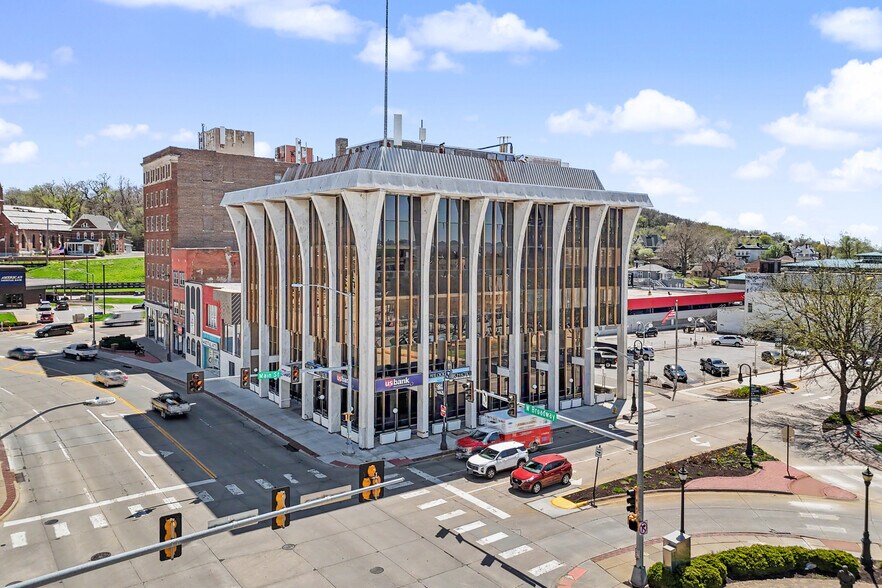 Primary Photo Of 421 W Broadway, Council Bluffs Office For Lease