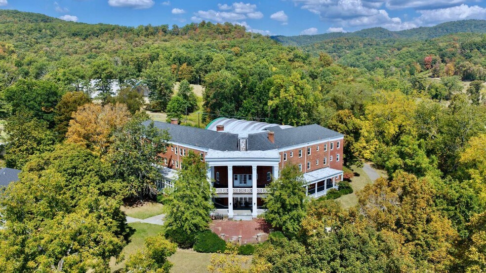 More Photos Of 158 Academy Lane Dr, Pence Springs Hotel For Sale