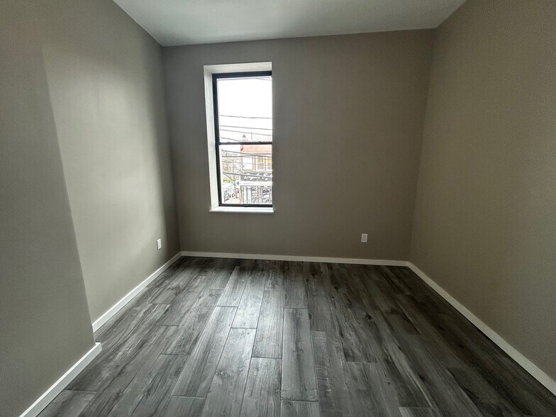 More Photos Of 1230 Bay St, Staten Island General Retail For Sale