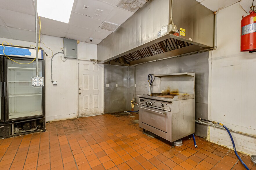 More Photos Of 5935 S Highway A1A, Melbourne Beach Hotel For Sale