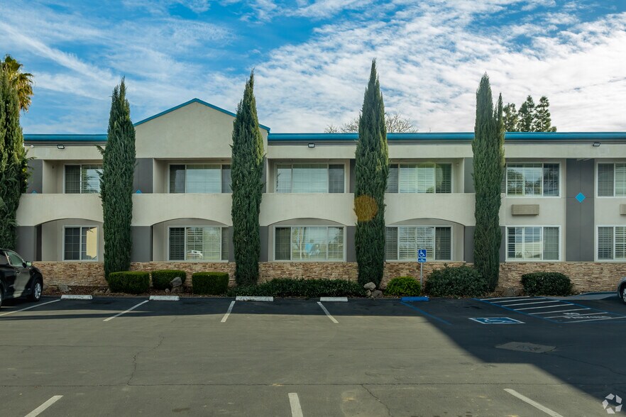More Photos Of 4120 Chiles Rd, Davis Restaurant For Sale