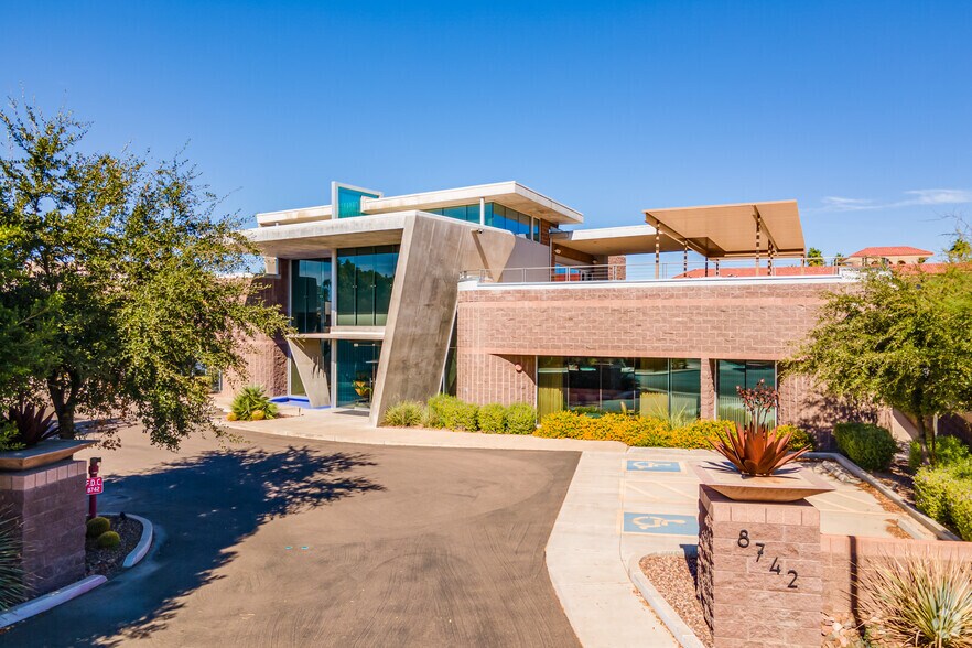 More Photos Of 8742 E Via de Commercio, Scottsdale Loft Creative Space For Lease