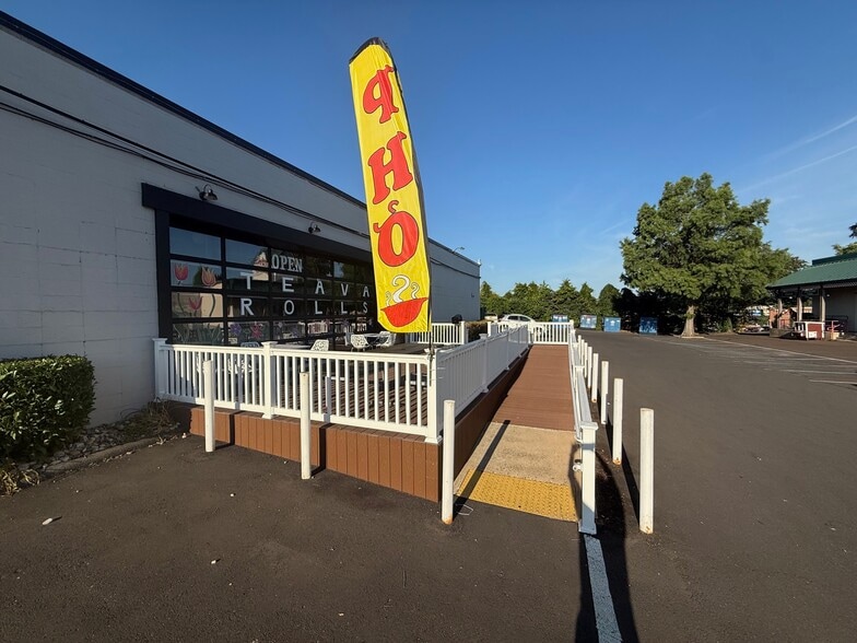 More Photos Of 802-812 N Easton Rd, Doylestown Storefront For Sale