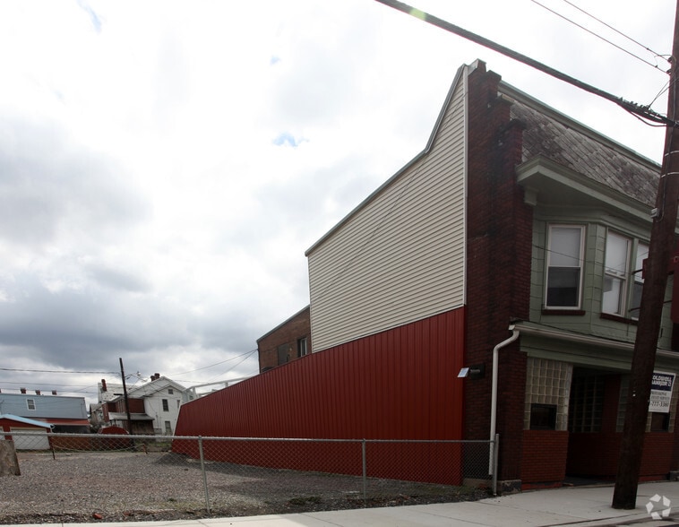 More Photos Of 218-222 Virginia Ave, Cumberland Storefront Retail Residential For Lease
