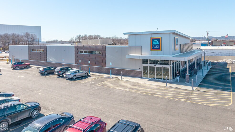 More Photos Of 2400 E Main St, Russellville Freestanding For Sale