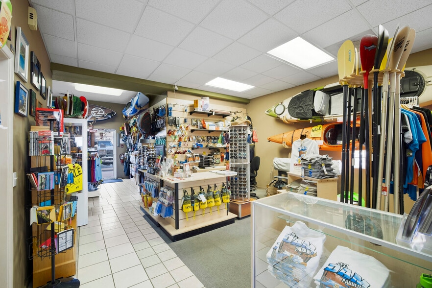 More Photos Of 1633-1651 Boulder City Pky, Boulder City General Retail For Sale