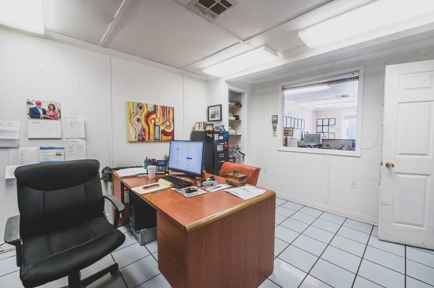 More Photos Of 3223 25th St, Metairie Loft Creative Space For Sale