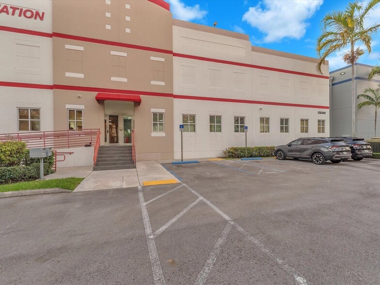 More Photos Of 2244 NW 114th Ave, Miami Warehouse For Sale