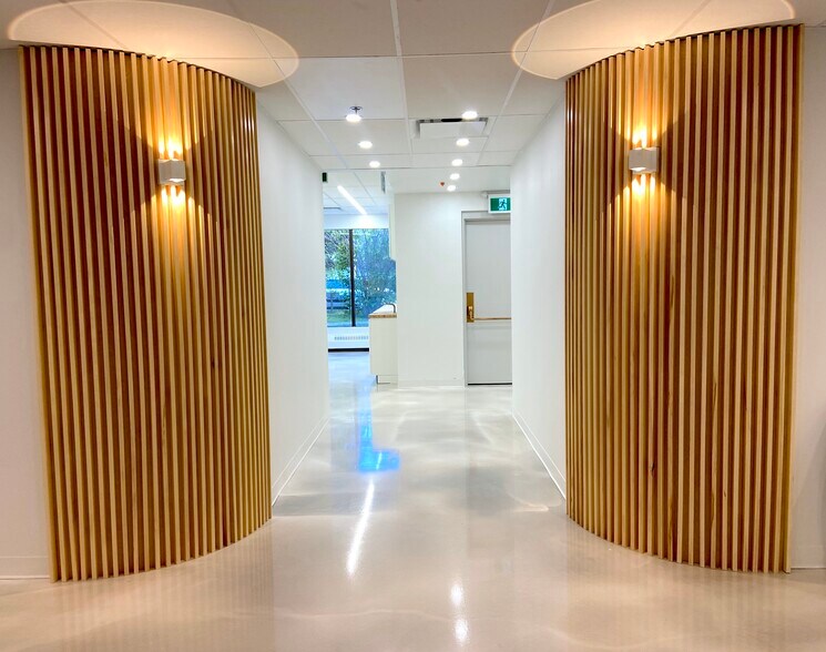 More Photos Of 290 Midpark Way SE, Calgary Medical For Lease