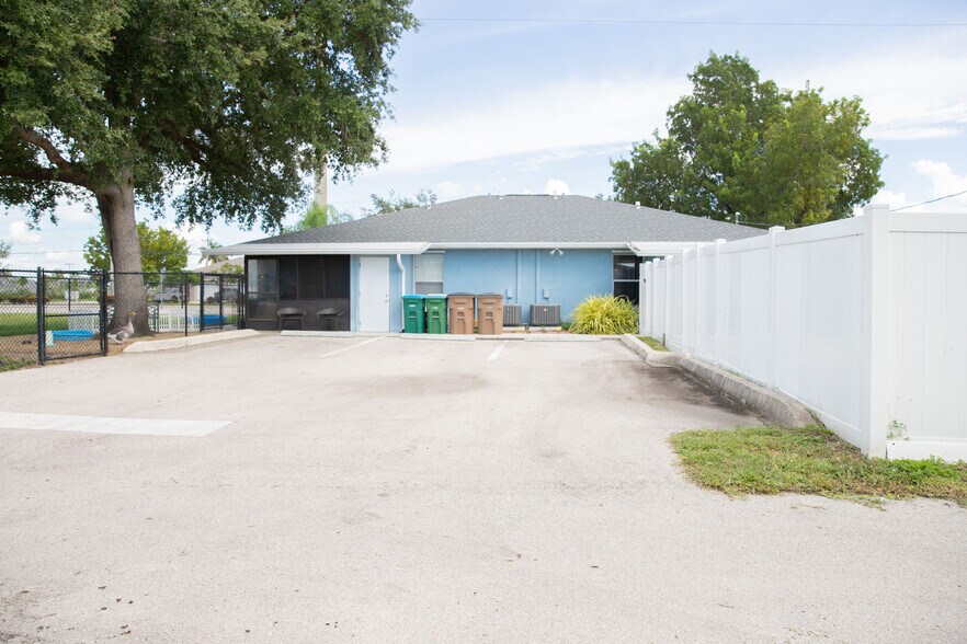 More Photos Of 2826 Santa Barbara Blvd, Cape Coral Freestanding For Sale