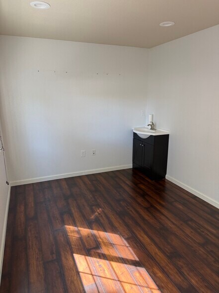 More Photos Of 40 Dormody Ct, Monterey Medical For Lease