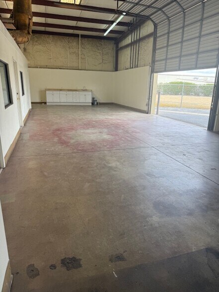 More Photos Of 3937 Alken St, Bakersfield Warehouse For Lease