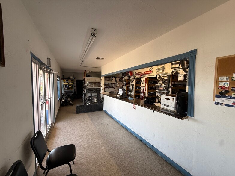 More Photos Of 7550 Alameda Ave, El Paso Office For Sale
