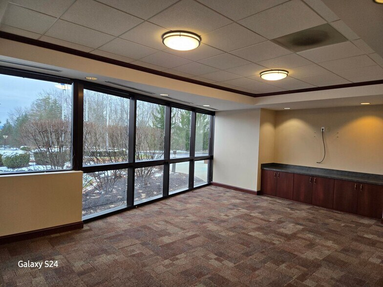 More Photos Of 9 Cornell Rd, Latham Office For Lease