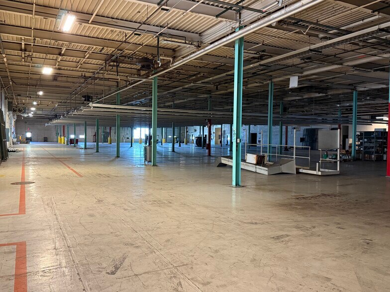 More Photos Of 700 Dura Beauty Ln, Wisconsin Rapids Warehouse For Lease