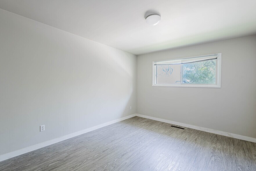 More Photos Of 8504 98 St NW, Edmonton Apartments For Sale