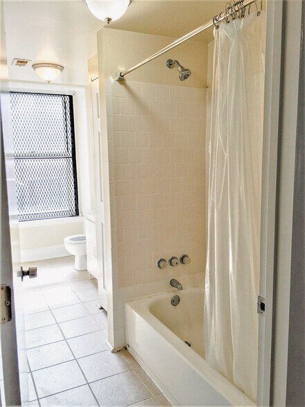 More Photos Of 525 N Charles St, Baltimore Apartments For Sale