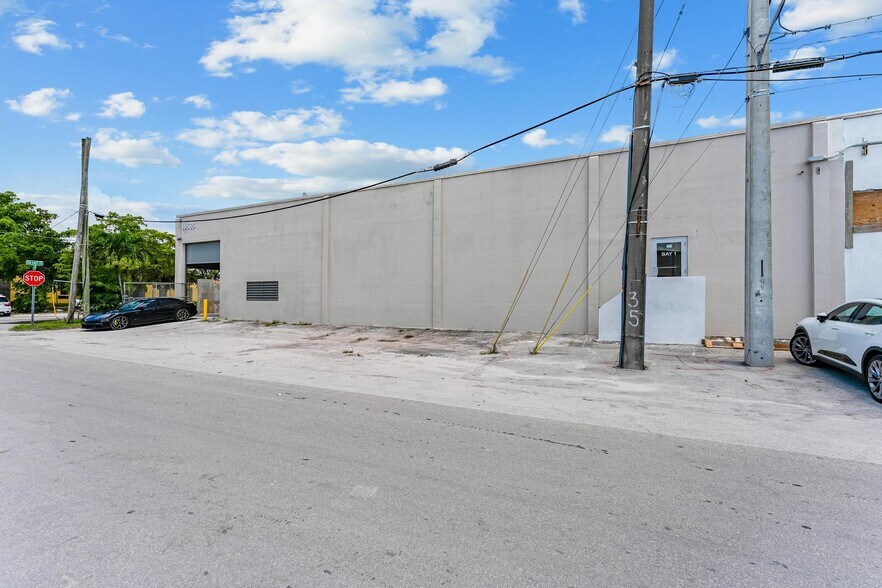 More Photos Of 14525-14570 NW 26th Ave, Opa Locka Manufacturing For Lease