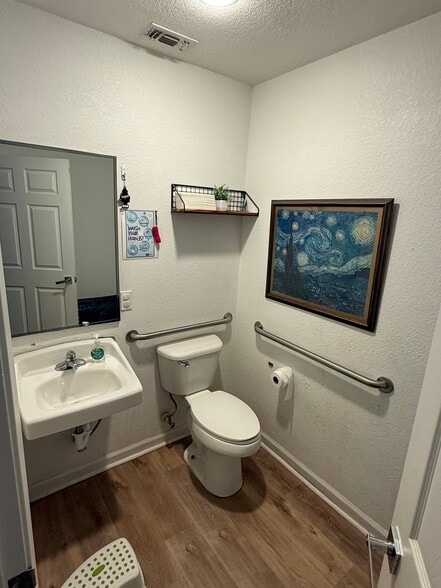 More Photos Of 2527 Fm 691, Denison Medical For Sale